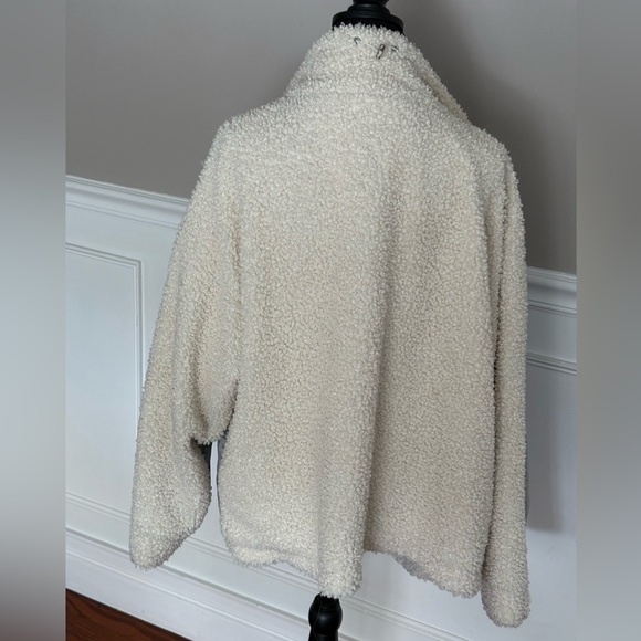 Denim Jacket in Bear Hug
BLANKNYC size L - Picture 4 of 8